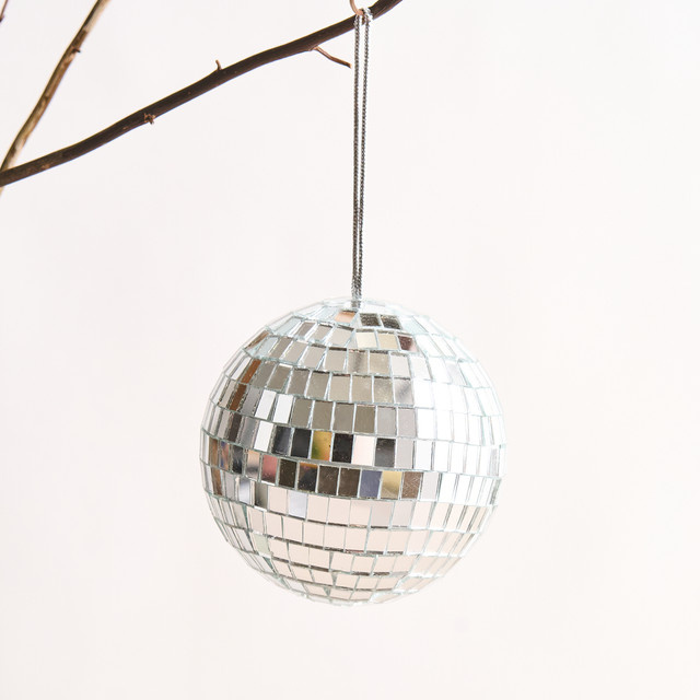 Großer Discokugel Dekoanhänger von BLUME2000 in Silber im Retro-Stil - Bild 1