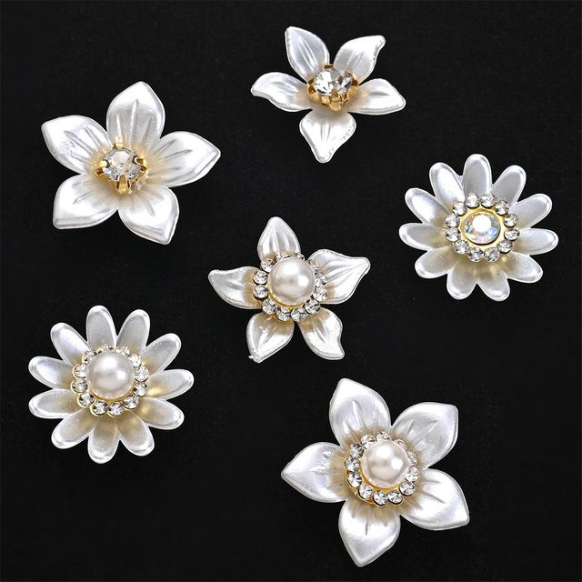 Blumen-Charms mit Imitationsperle, Strass, Perle, Kristall, Unisex - Bild 1