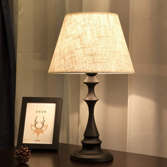 Claeted LED Tischlampe in Beige mit Stoffschirm für Wohnzimmer und Schlafzimmer - Bild 1