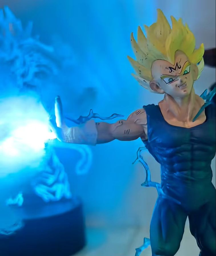 NIKOLATOY Dragon Ball Vegeta Magnetisches Nachtlicht-Set mit LED-Schreibtischlampe und Halbkörperstatue - Bild 2