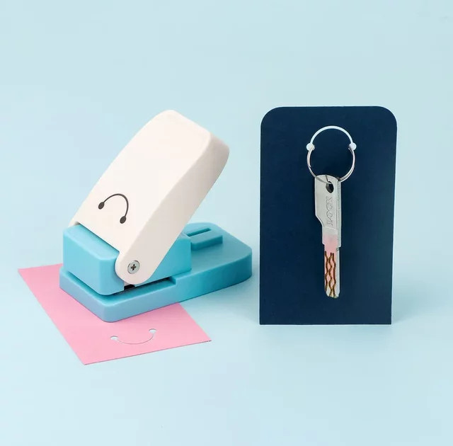 Tragbare Hangtag-Stanzmaschine für DIY-Schlüsselanhänger und Schmuck-Display-Karten, B/T/H: 9,2 x 5 x 3,7 cm - Bild 1