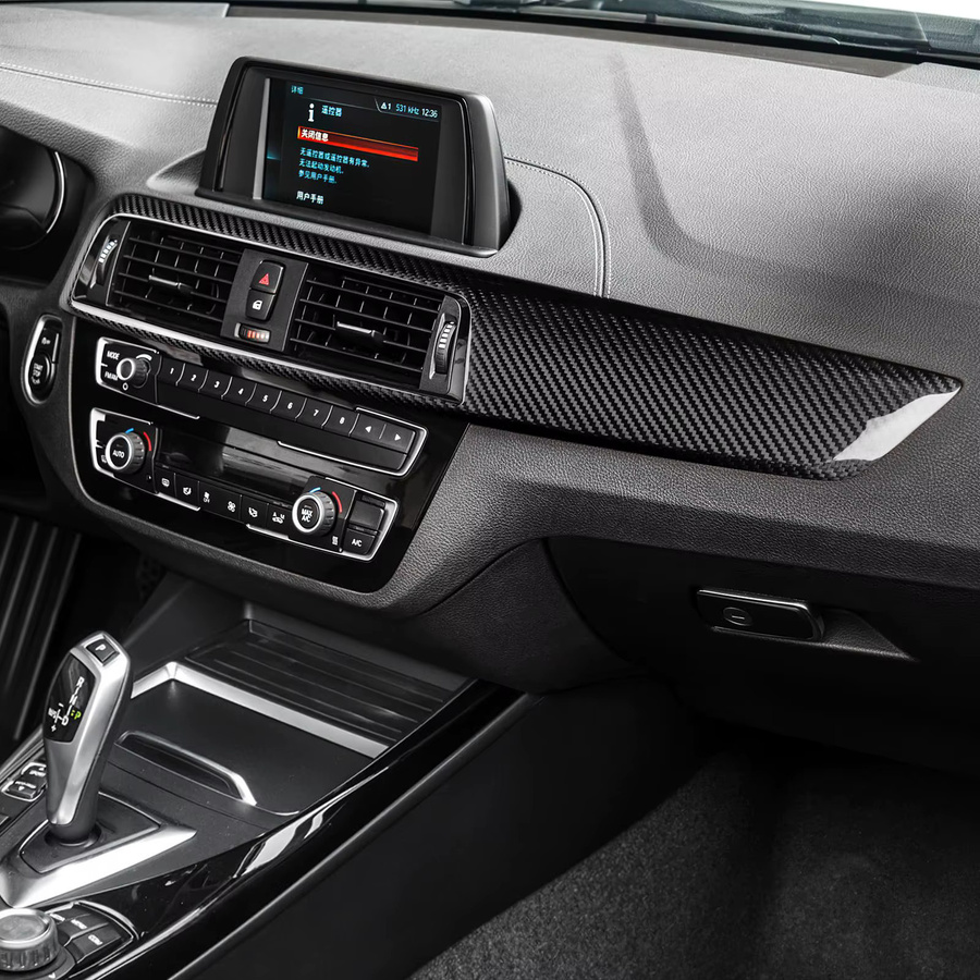 3D-Konsolenverkleidung aus glänzender Kohlefaser für BMW 1er F20 F21 F22 F23 (2017-2019) 118i 120i M140i, kratzfestes Armaturenbrett in Schwarz - Bild 2