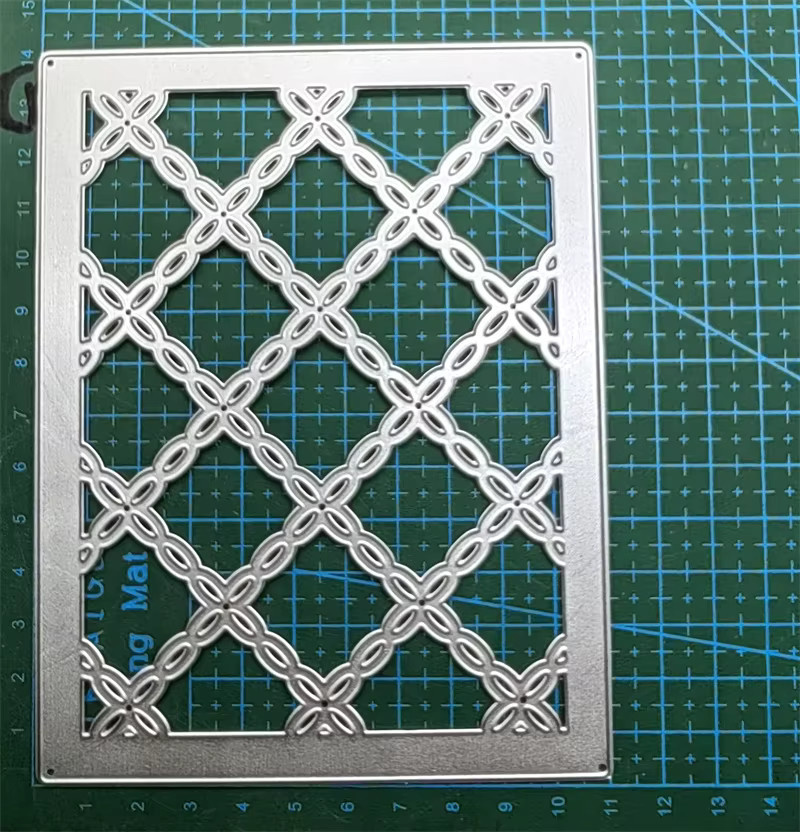 Silberne Metall-Stanzform für Scrapbook und Handwerk zum Ausschneiden und Prägen - Bild 1