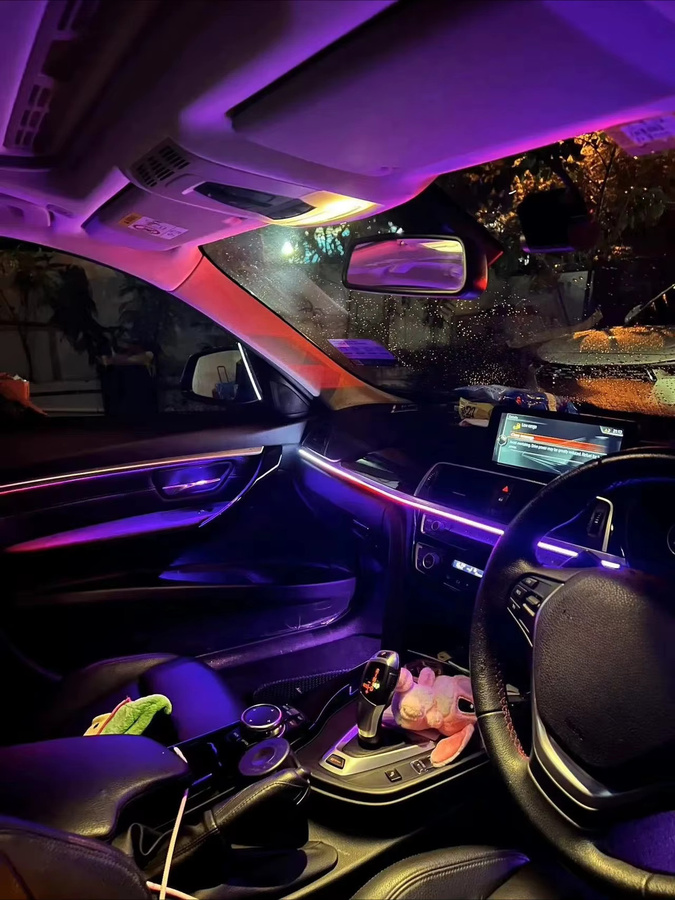 Universelle LED Auto-Innenbeleuchtung mit 64 Farben und RGB-Atmosphärenlicht für deine Fahrzeug-Dekoration - Bild 2