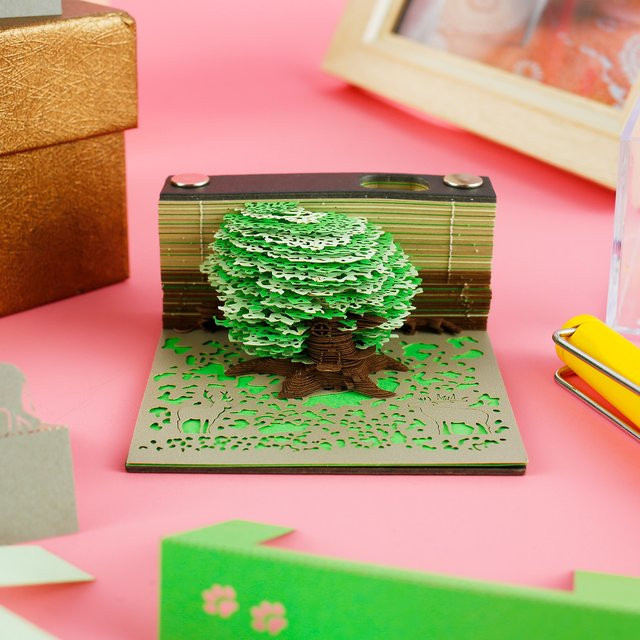 3D Schreibtisch Notizblock mit Baum-Motiv und Stifthalter, 115 Seiten, Farbe Grün, Kreatives DIY Papier-Schnitzkunst Set für deine Desktop-Dekoration - Bild 1