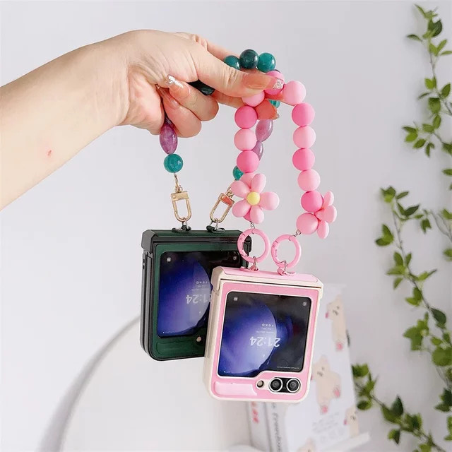 Handyhülle mit Scharnierschutz und Perlen sowie Armband für Samsung Galaxy Z Flip 6, 5, 4, 3 5G in Grün aus Hartplastik und PU-Leder - Bild 1