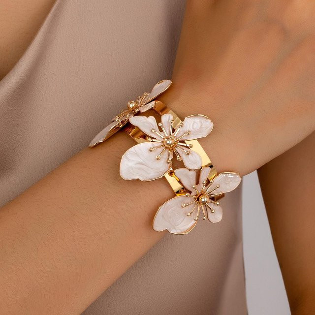 Fashion Maker 2 Offenmanschettenarmband, Emaille-Blumen, Messing, Gold, Damen - Bild 1
