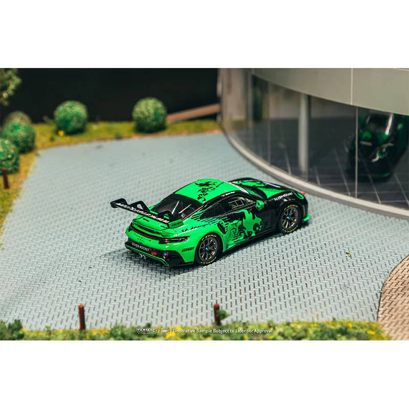 Tarmac Works Porsche 911 GT3 Cup 992 Fire Monkey Motorsport, Druckguss-Automodell, 1:64 - Bild 3