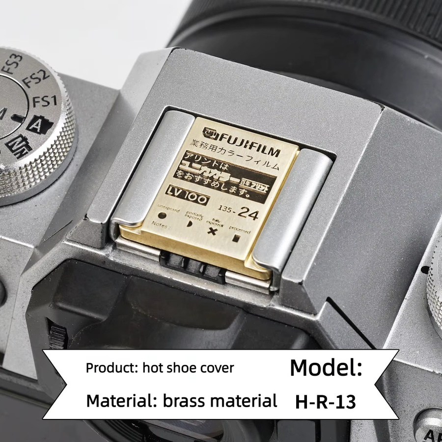 Fujifilm Messing-Blitzschuhabdeckung in Gold als staubdichte Schutzkappe für Kamera-Zubehör - Bild 3