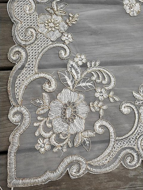 Yiran Furniture Rechteckige Tischdecke mit europäischer Spitzenstickerei und Quasten in Weiß, B/T: 83 x 42 cm - Bild 1