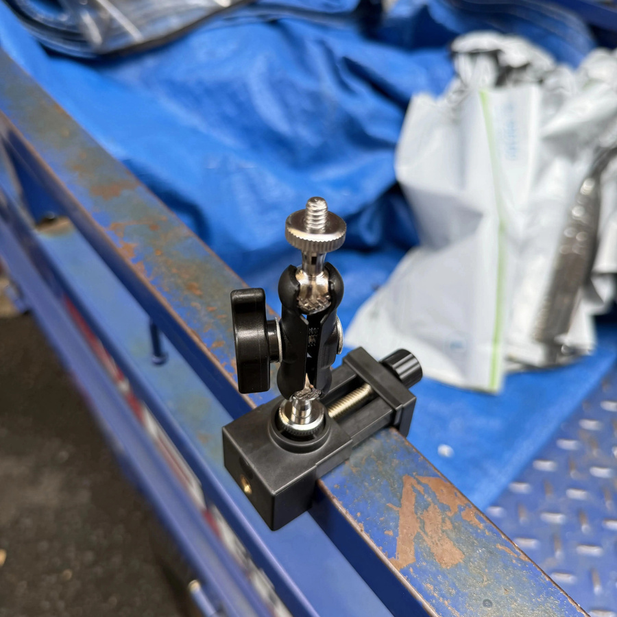 DJI Mini-Desktop-Livestreaming-Halterung mit elastischem Clip, Metallgelenk und 17-mm-Kugelkopf in Schwarz - Bild 3