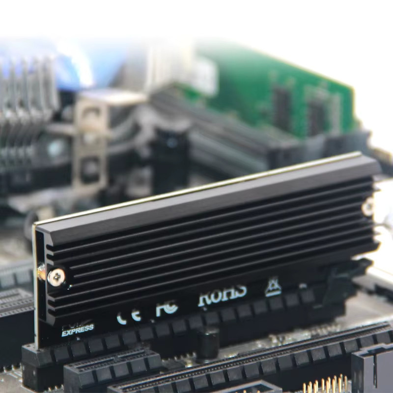 OULLX SSD M.2 NVMe Konvertierungskarte PCIe Erweiterungsadapter mit Aluminium Schnellkühlung in Schwarz - Bild 3