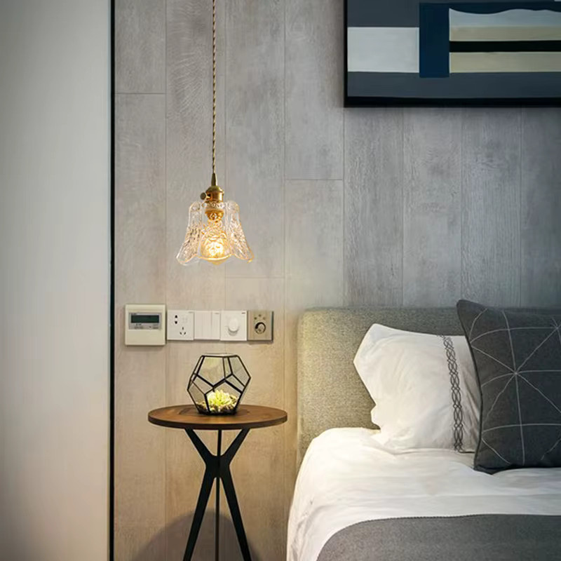 Vintage Nordic Pendelleuchte aus Glas mit Streifen-Design in Transparent und Gold/Messing für Esszimmer, Küche oder Schlafzimmer - Bild 2