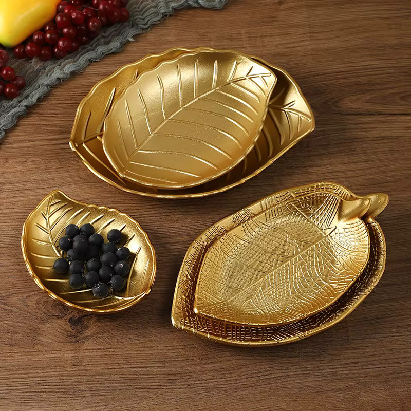 INS Nordisches Snack- und Süßigkeiten-Tablett in Gold als dekoratives Metall-Ornament für Wohnzimmer und Esstisch - Bild 1