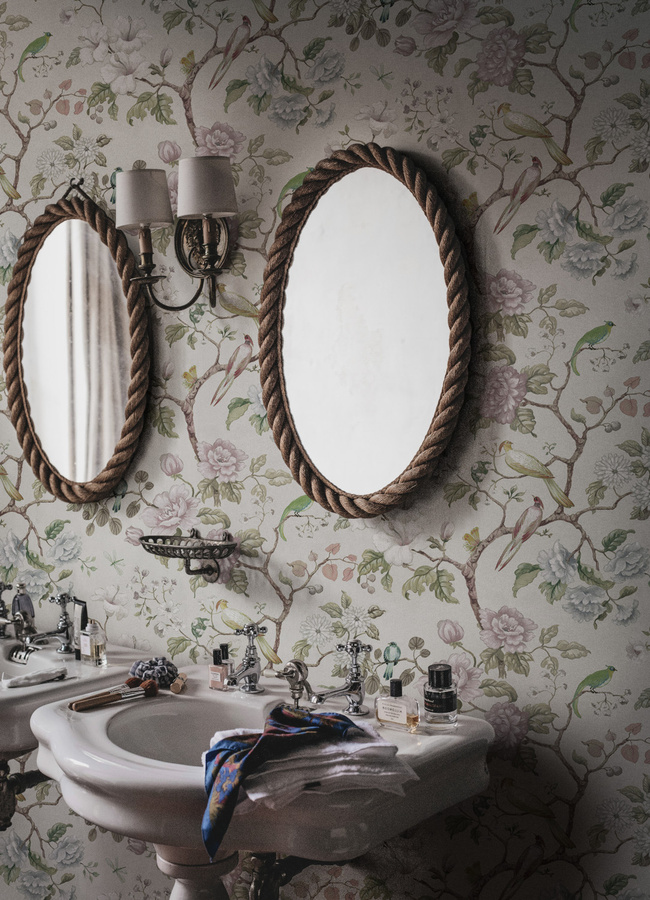 Rebel Walls Tapete Petit Flora in Pearl mit botanischem Vintage-Blumenmuster in Beige, Pink und Multicolour aus Vlies - Bild 1