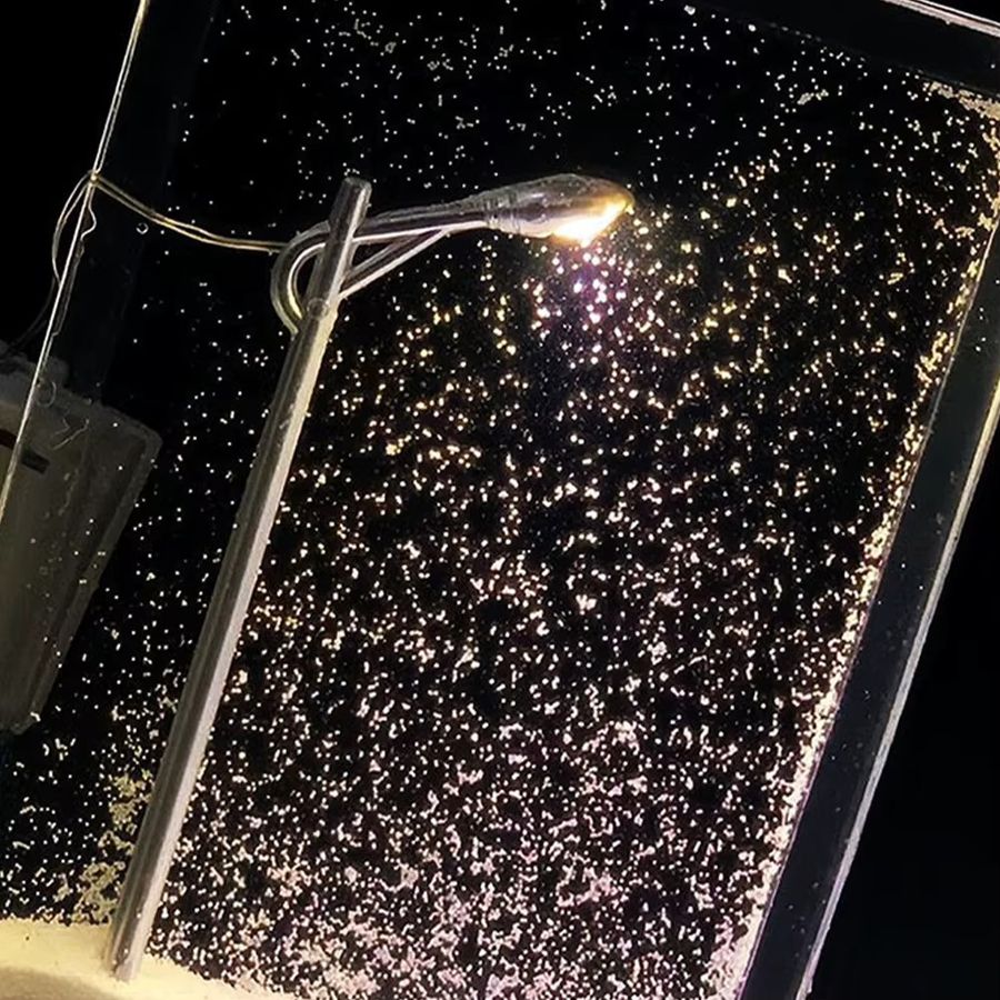 APWIKOGER Snowy Night Street Lampe aus Acryl als DIY Quicksand Schneeflocken Nachtlicht mit Winterlandschaft für Weihnachten - Bild 4
