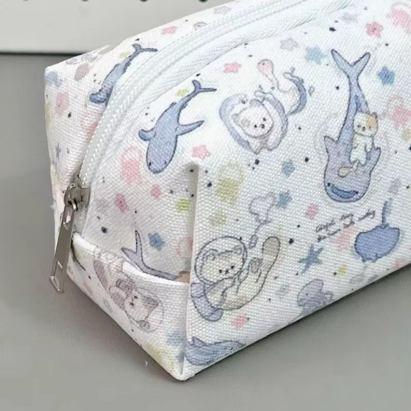 Schlichte koreanische Stifttasche in Weiß als Organizer für Schreibwaren und Kosmetik mit großem Fassungsvermögen - Bild 1