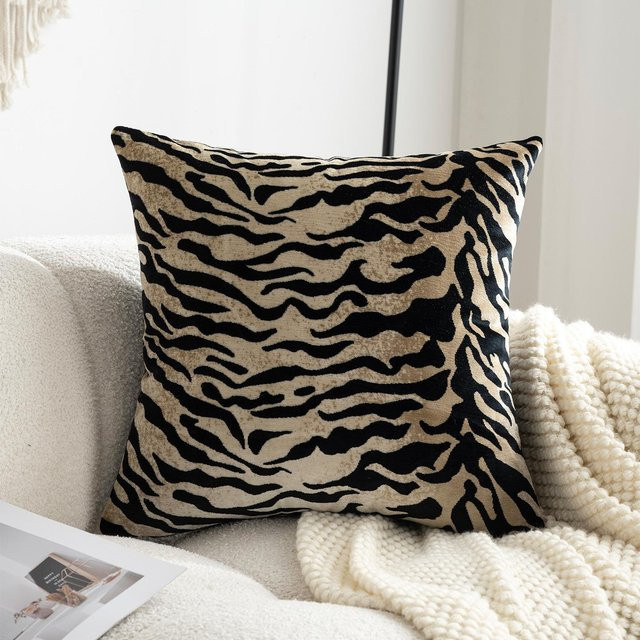 JMG Clothing Retro Leopard Kissenbezug in Beige mit geprägtem Tierprint, B/H: 30 x 30 cm - Bild 1