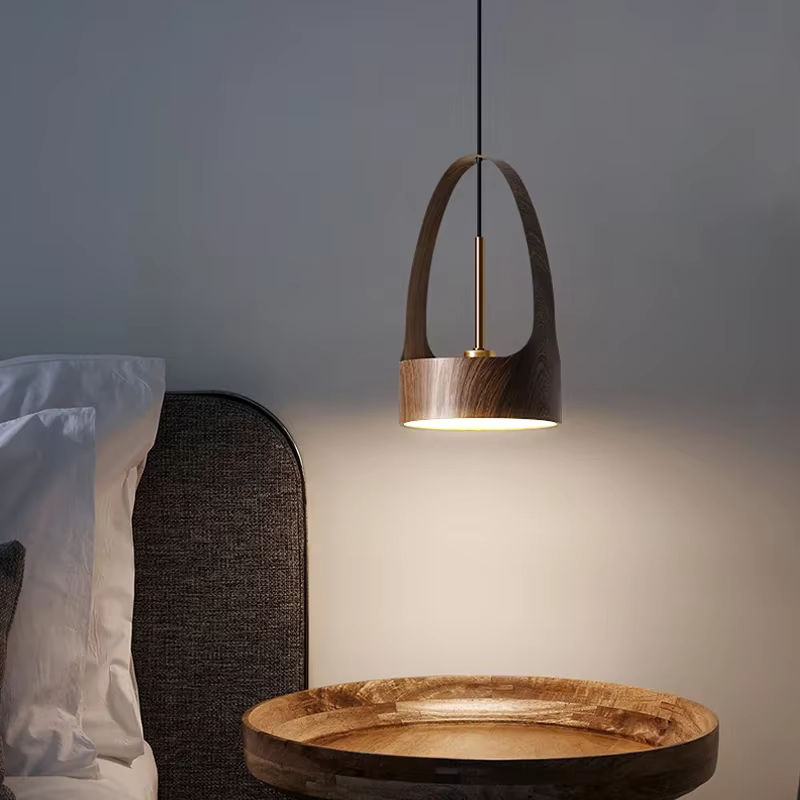 Moderne LED Pendelleuchte von YUENSLIGHTING in Braun mit Holzmaserung-Imitation für Schlafzimmer und Restaurant - Bild 4