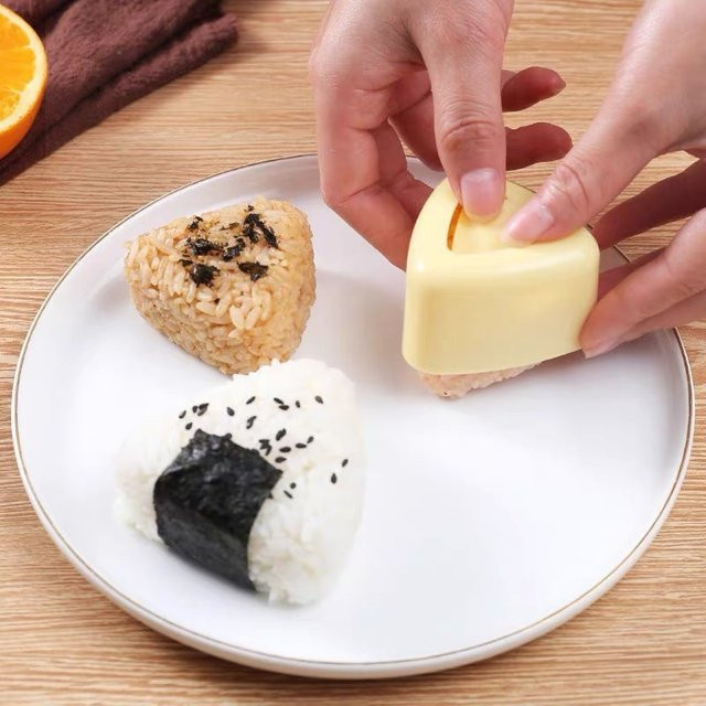 Dreieckige Sushi Form Onigiri Reis Ball Maker aus Kunststoff in Gelb für japanisches Bento Küchenzubehör - Bild 1