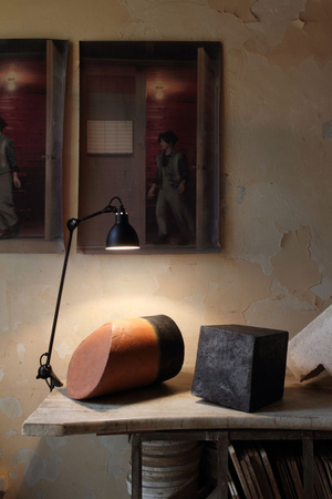 DCW Éditions Lampe Gras N 201 Klemmleuchte aus Metall in Schwarz oder Bronze