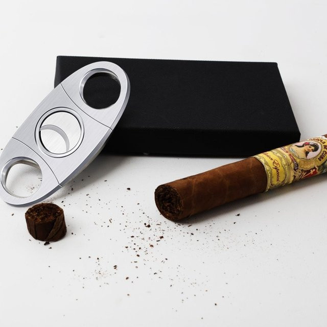 KeYi Zigarrenschneider aus Edelstahl in Silber, 2er-Set klassische Guillotine-Zigarrenschere als Zigarrenzubehör - Bild 1