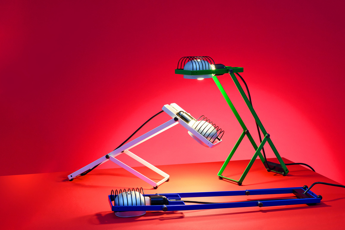 Artemide Sintesi Tischleuchte in Weiß mit höhenverstellbarem LED-Leuchtmittel aus Aluminium - Bild 3