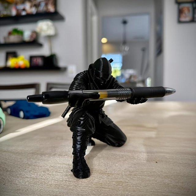 Yiran Ninja Stifthalter 3D-gedrucktes Schreibtisch-Ornament zur Aufbewahrung - Bild 1