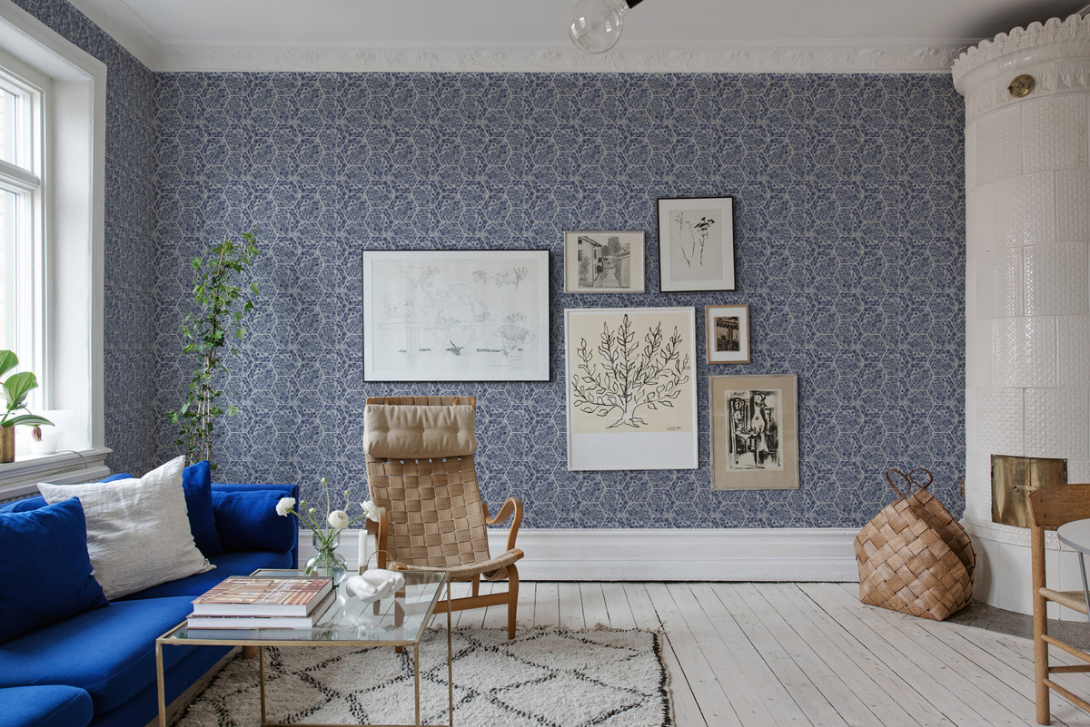 Rebel Walls Tapete Marbled Hexagon Tiles in Dunkelblau mit geometrischem Design und abstrakter Optik - Bild 1