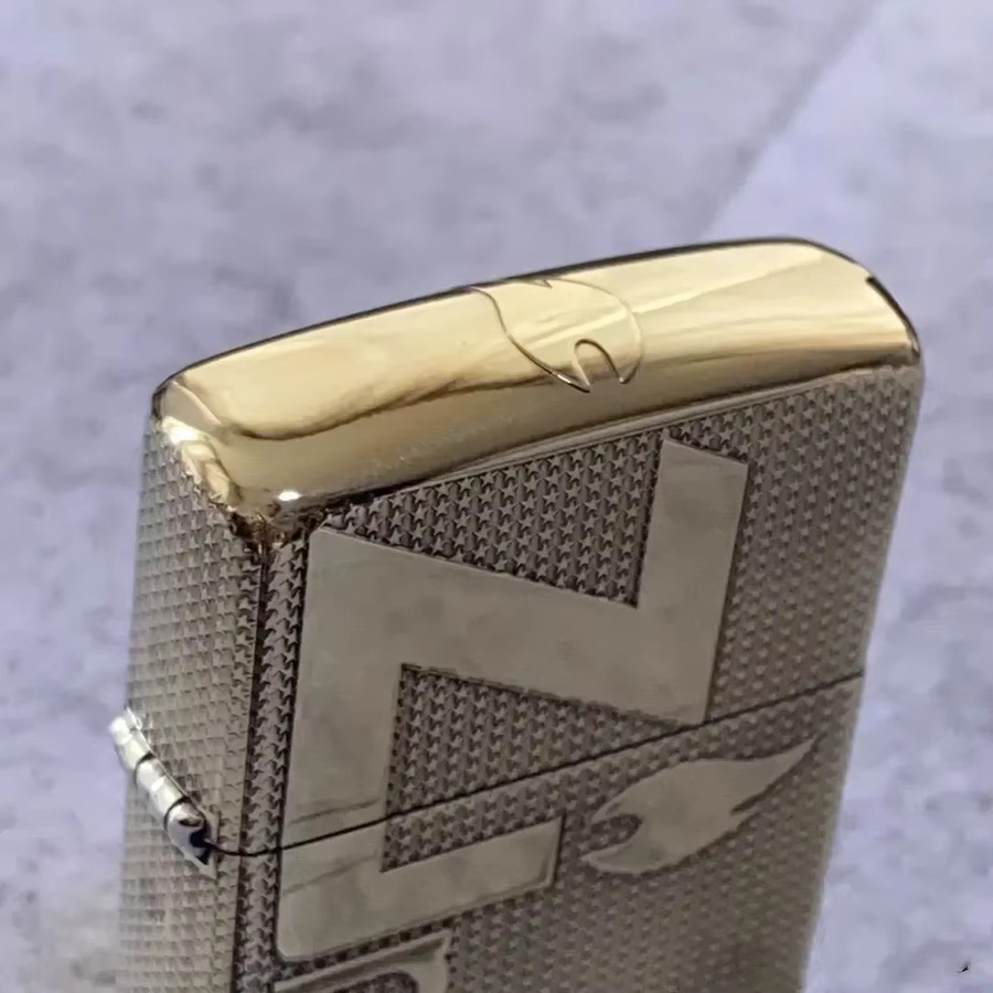 Zippo Armor Big Logo Feuerzeug in Gold mit Aufbewahrungsbox - Bild 2