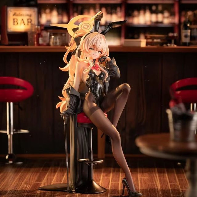 Bandai Lächelnder Professor Bunny Girl Figur, PVC Spielzeug Statue - Bild 1