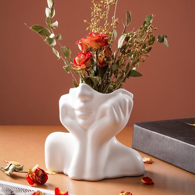 Moderne Charakter-Kunst-Vase aus Harz in Weiß für deine Dekoration im Esszimmer oder Arbeitszimmer - Bild 1