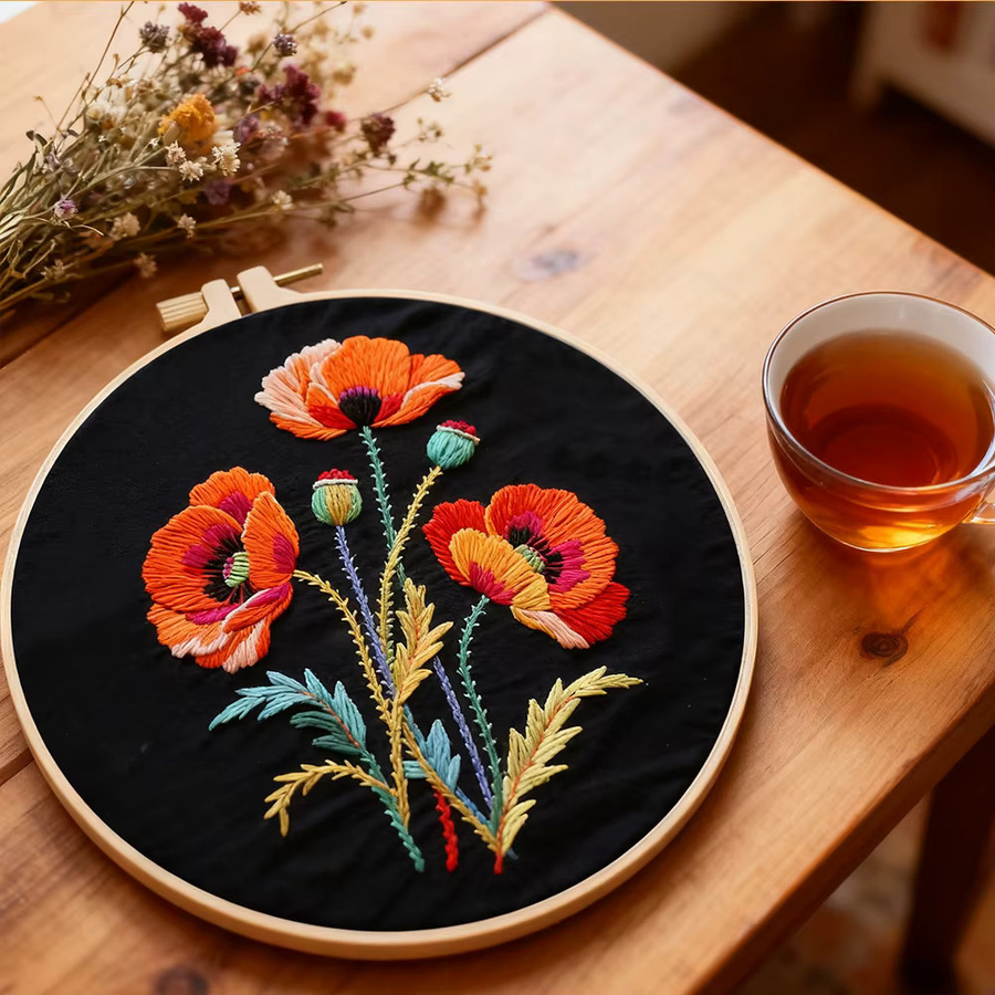 Blumenstickerei-Set mit Kreuzstich-Anleitung, Werkzeugen, Stickrahmen und Nadeln auf gestempeltem Tuch, Mehrfarbig - Bild 3