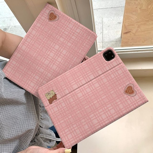DecoPhone Ins Loving Little Bear Tablet Hülle für iPad Pro 10/11 Zoll und iPad Air (3., 4., 5. Generation) in Weiß und Pink - Bild 1