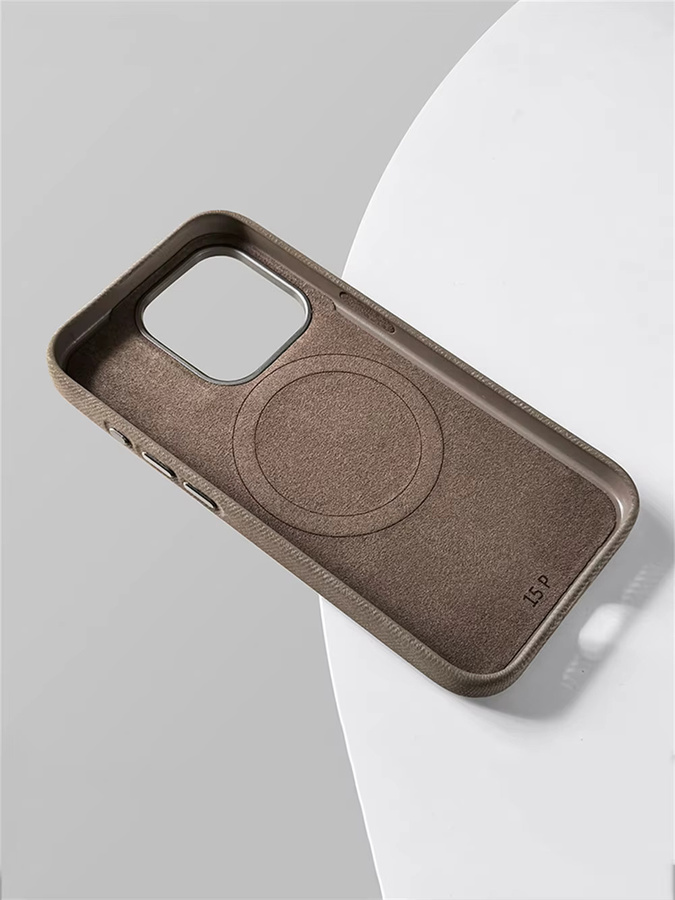 YUEDESHENG MagSafe Stoßfeste Hülle aus Faserleder für iPhone 12 bis 17 Pro Max mit magnetischer kabelloser Ladefunktion in Rot - Bild 2