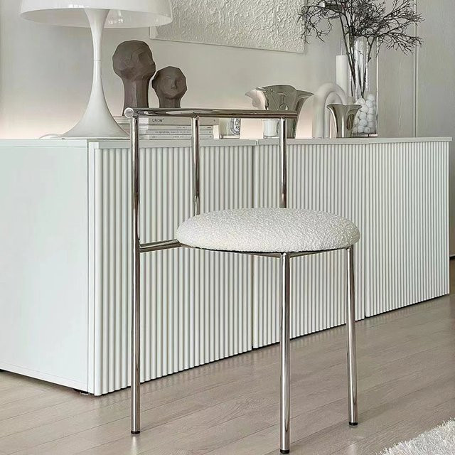 MOMO Home Esszimmerstuhl aus Edelstahl in Weiß mit modernem Nischendesign - Bild 1