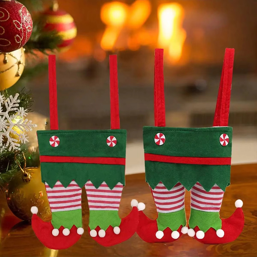Grüne Weihnachts-Geschenktüte im Elfen-Design mit Streifenmuster aus Textil zum Aufhängen - Bild 1