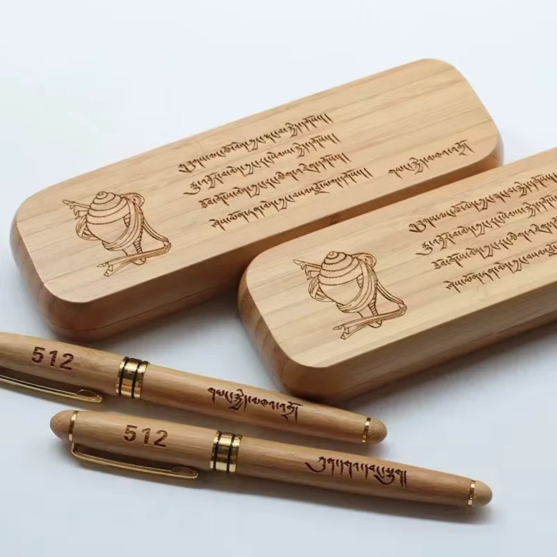 Individuelle Signatur-Kugelschreiberbox aus Holz mit Lasergravur von SAISLERWELL in Braun - Bild 2