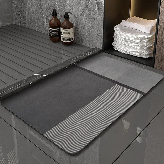 Yiran Furniture Saugfähige Badematte aus Diatomeenerde in Grau, rutschfest und schnelltrocknend, B/B: 45 x 70 cm - Bild 1