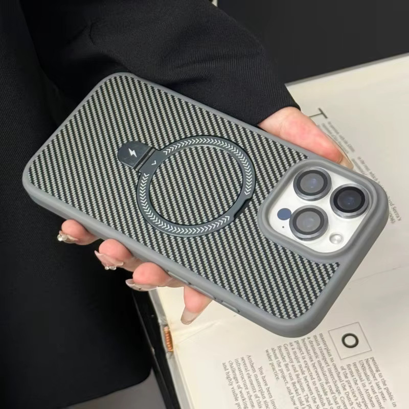 MagSafe iPhone Hülle mit Kohlefaser-Metallring und Objektivschutz in Braun und Grau - Bild 2