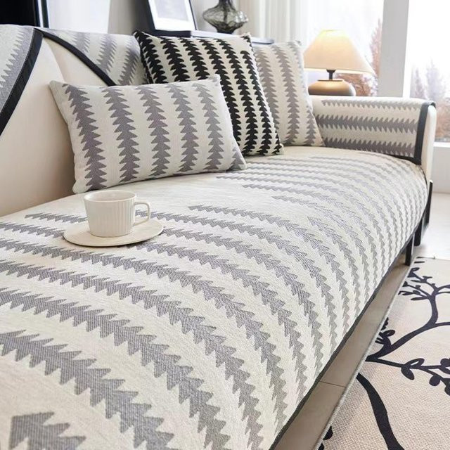 Nordisches Sofakissen aus Leder in Grau, quadratisches Sitzkissen mit rutschfester Oberfläche, B/B: 70 x 70 cm - Bild 1