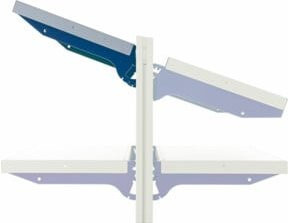 Rocholz Ablageboden SYSTEM FLEX mit Trägerarmen Typ A, B/T: 160 cm x 30 cm, RAL 9006/5010 - Bild 1