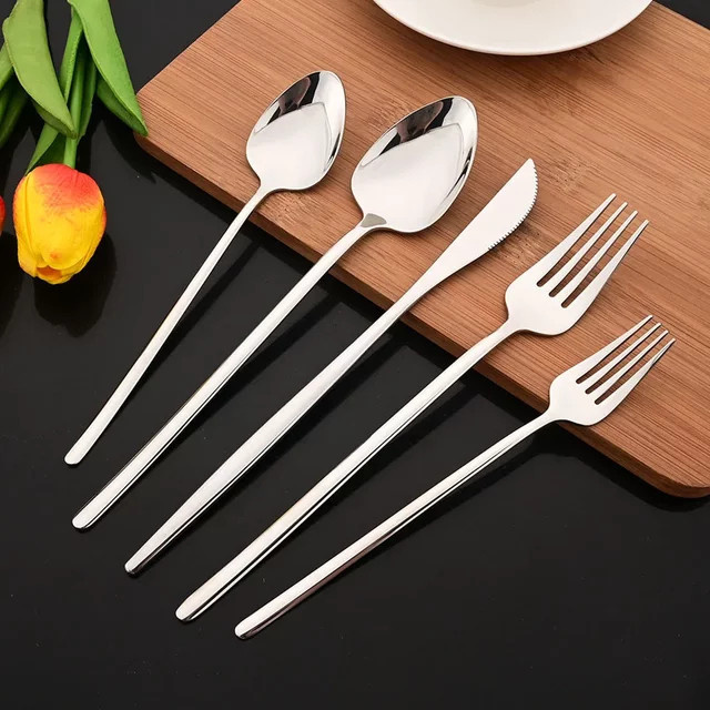 Uniturcky Besteckset aus Edelstahl mit Dessertgabel, Löffel und Messer, 5-teilig, Silber und Gold, poliert - Bild 1