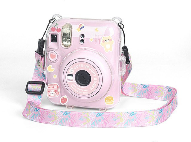 Transparente Schutzhülle für deine Fujifilm Instax Mini 12 Kamera mit Schultergurt und Aufbewahrungstasche - Bild 1
