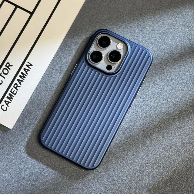 Hartschalen-Hülle im Wellblech-Design für Apple iPhone 13 bis iPhone 16 in Blau mit Motiv Jahr des Pferdes - Bild 1