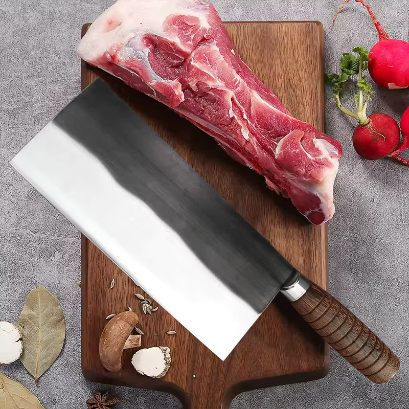 Handgeschmiedetes chinesisches Hackmesser von GuanQi als ultrascharfes Filetiermesser und Kochmesser für Fleisch und Gemüse mit Holzgriff in Silber - Bild 5