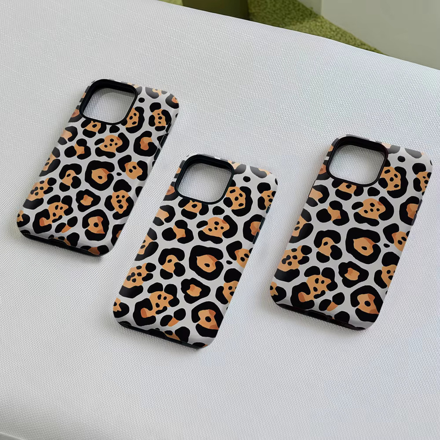 Aurea Case Matte Bumper MagSafe kompatible iPhone Hülle mit Leopardenmuster in Multicolour - Bild 5