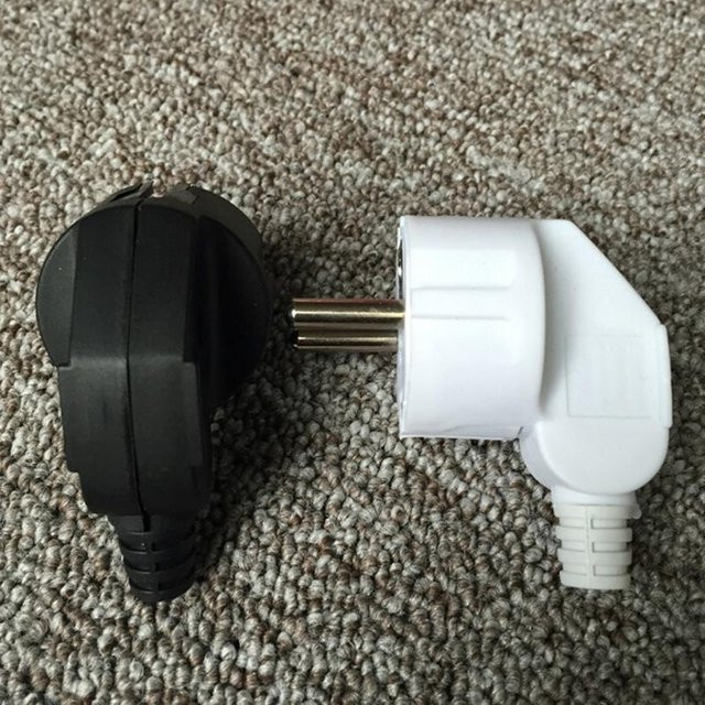 Monoclecty EU-Wechselstrom-Adapter-Buchse mit USB-A Anschluss und abnehmbarem Stecker, Weiß/Schwarz, 16 A, 250 V - Bild 1