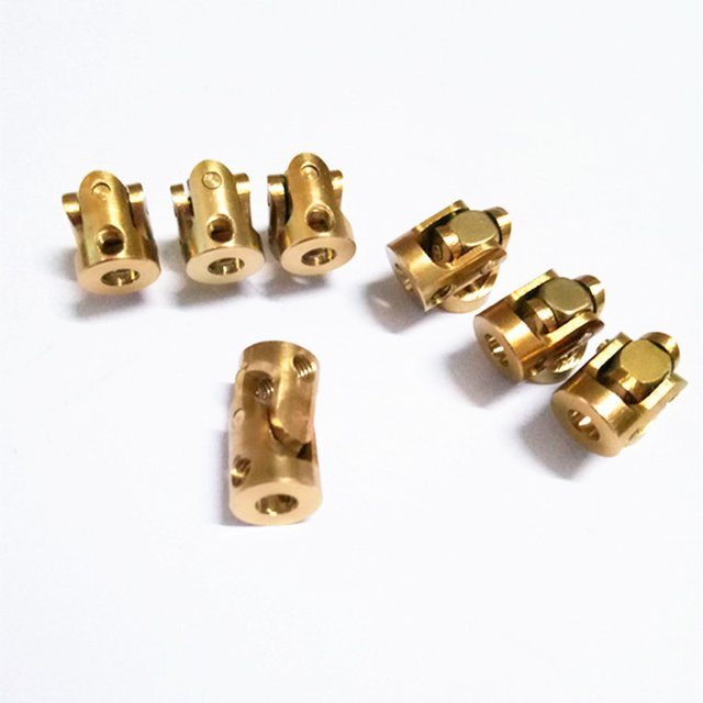 Mini-Kupplung aus Messing in Gold als Universalgelenk für Modellschiffe mit 3 mm Durchmesser und 7 mm Länge - Bild 1