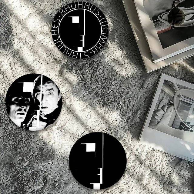 Bauhaus Bela Lugosi's Dead Anime Button Pin, Brosche - Bild 1